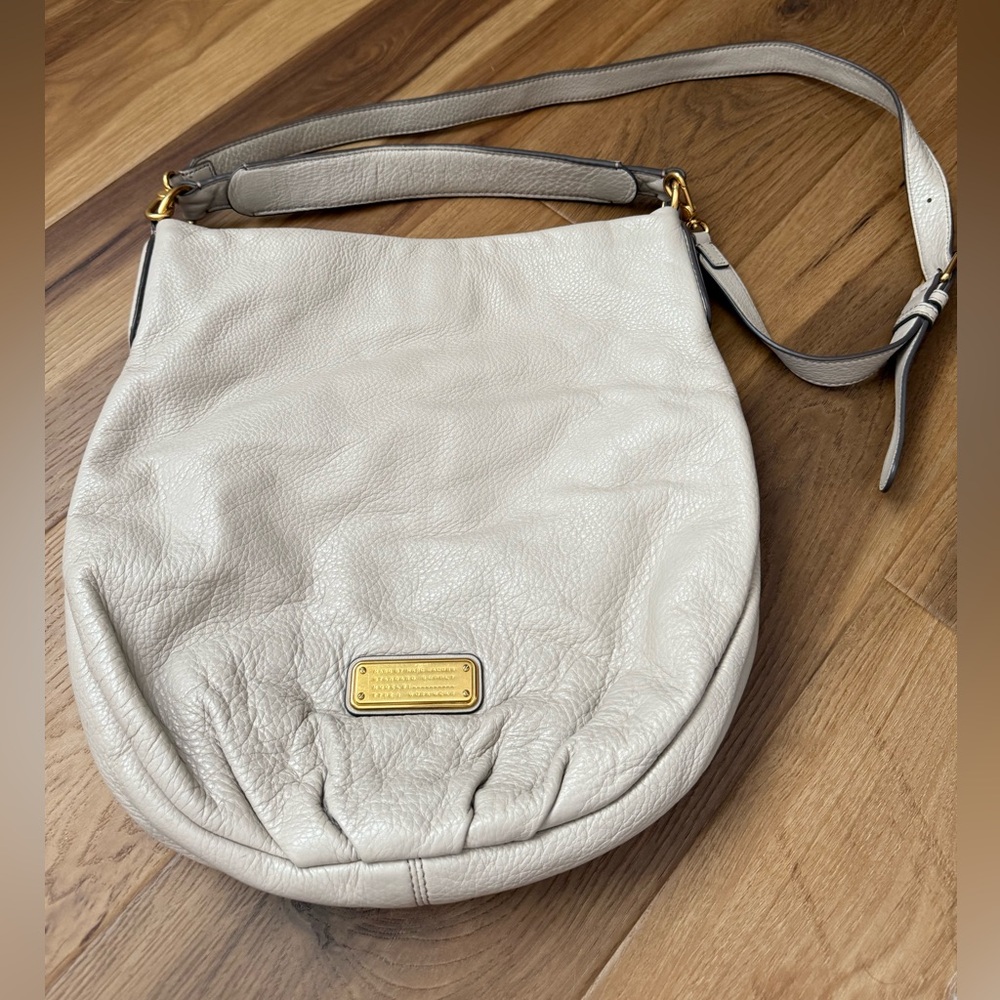 NWOT Marc Jacobs Cream Leather Shoulder Bag with Crossbody Strap